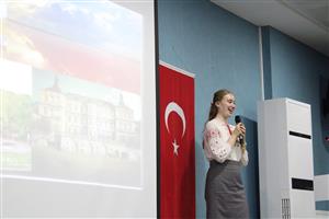 Eğitim Fakültesi Öğrencilerine Yönelik Erasmus+ Bilgilendirme ve Kültürel Paylaşım Etkinliği Gerçekleştirildi
